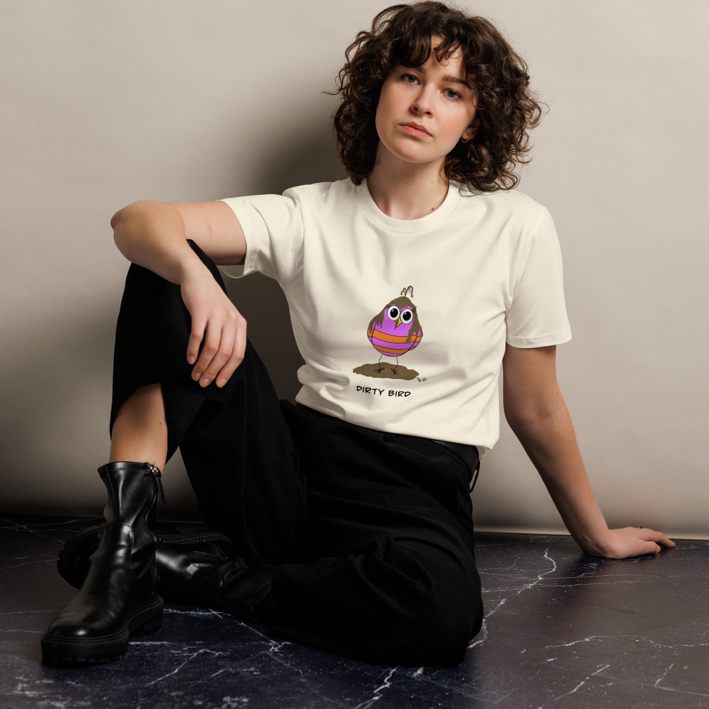 Dirty Bird T-Shirt – Funny Graphic Tee for Women & Men, Quirky Bird Lover Shirt, Sassy Humor Gift Idea, Messy Hair Don’t Care Top, Cute Animal Tee, Unique Birthday Present from The Quirky Bird collection